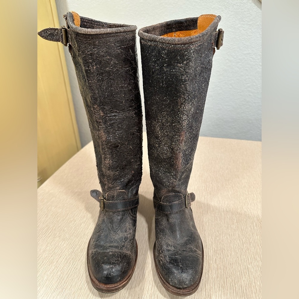 Frye Veronica Distressed Brown Leather Boot NEW style 77603 SIZE 8 NEW